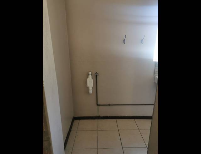 1 BEDROOM FLAT TO LET IN VAALPARK